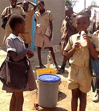 Indy Rotary World Community Service Completes the “Three Days Project” in Zimbabwe